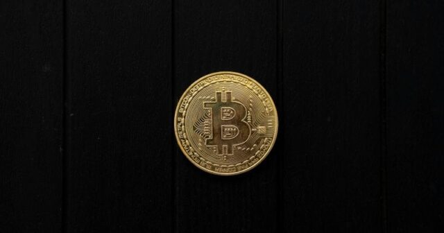 Bitcoin faces short-term holder capitulation as 65,200 BTC moves to exchanges