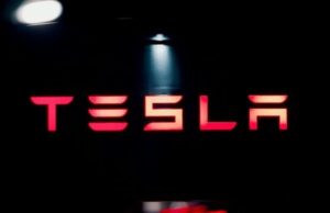 Tesla stock extends losses pre-market as selling pressure accelerates