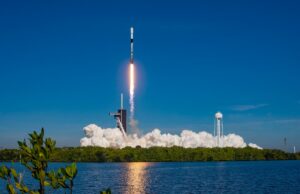 SpaceX gets FCC approval to launch 7,500 more Starlink satellites