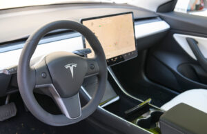 Tesla will only offer subscriptions for Full Self-Driving (Supervised) going forward