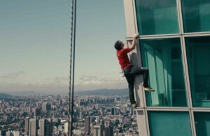 Social media reacts as Alex Honnold climbs Taipei 101 skyscraper