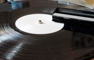 How to Clean Your Vinyl Records (2026): Vacuum, Ultrasonic, Solution, Brush